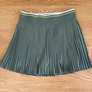 Lululemon Athletica Olive Pleated Skirt
